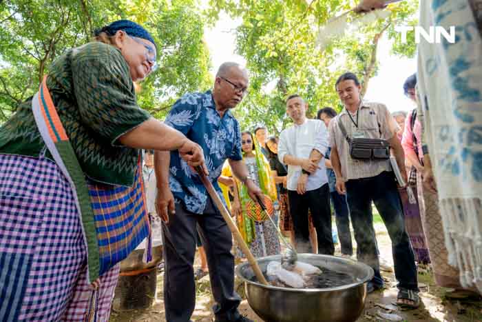 กรมการพัฒนาชุมชน จัดโครงการสอนย้อมสีธรรมชาติ “Color Creation“ เพิ่มมูลค่าสร้างรายได้ เสริมอัตลักษณ์บนผืนผ้า จุดที่ 3 ภาคเหนือ กรมการพัฒนาชุมชน จัดโครงการสอนย้อมสีธรรมชาติ “Color Creation“ เพิ่มมูลค่าสร้างรายได้ เสริมอัตลักษณ์บนผืนผ้า จุดที่ 3 ภาคเหนือ