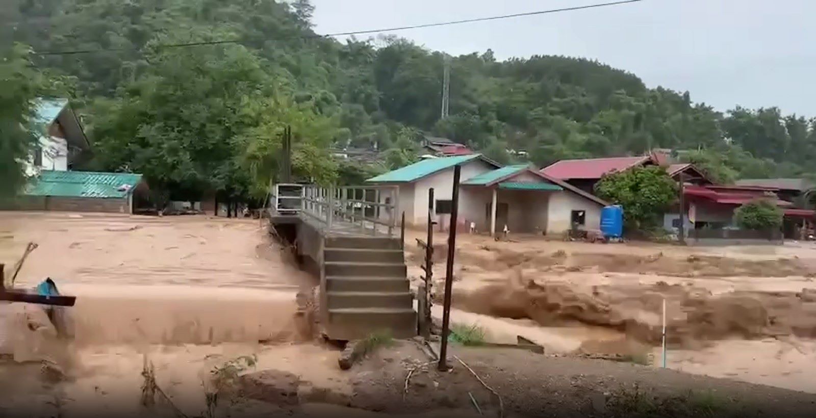 เชียงรายเจอน้ำป่าซัดบ้านปางหัดรอบ2 บ้านเรือน-โรงเรียนเสียหายหนัก เชียงรายเจอน้ำป่าซัดบ้านปางหัดรอบ2 บ้านเรือน-โรงเรียนเสียหายหนัก