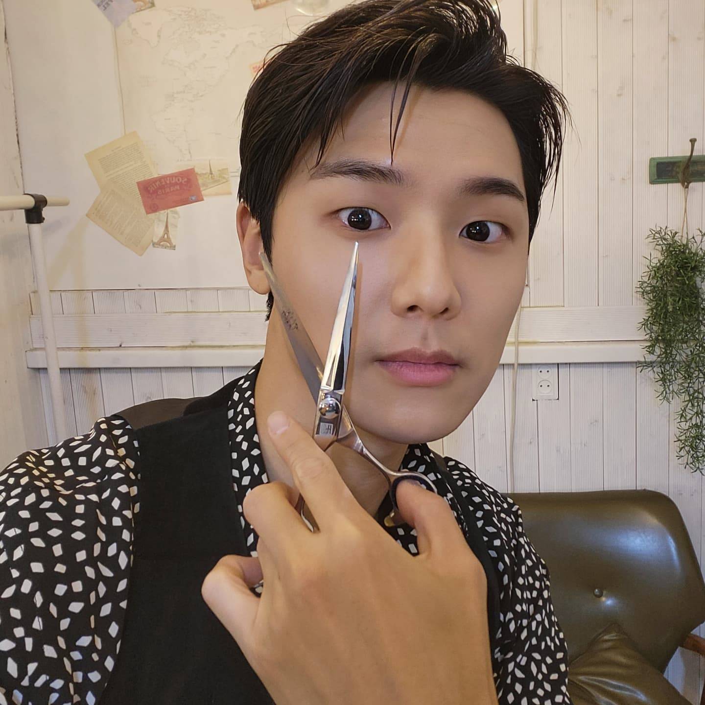 มินฮยอก วง CNBLUE ติดโควิด-19 มีอาการไข้และเจ็บคอเล็กน้อย