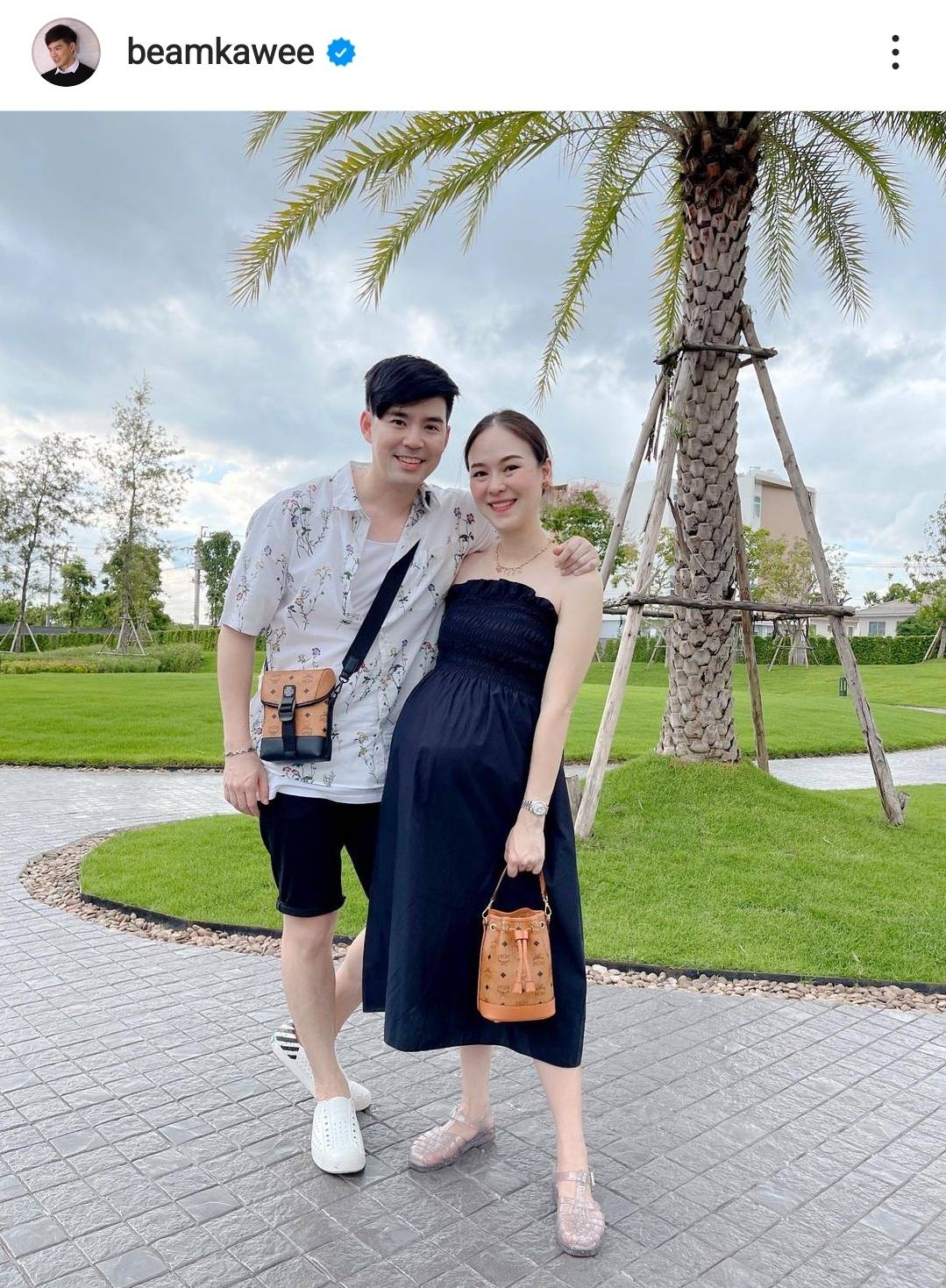 บีม-ออย อัปเดตความพร้อม เตรียมต้อนรับลูกสาวฝาแฝด บีม-ออย อัปเดตความพร้อม เตรียมต้อนรับลูกสาวฝาแฝด