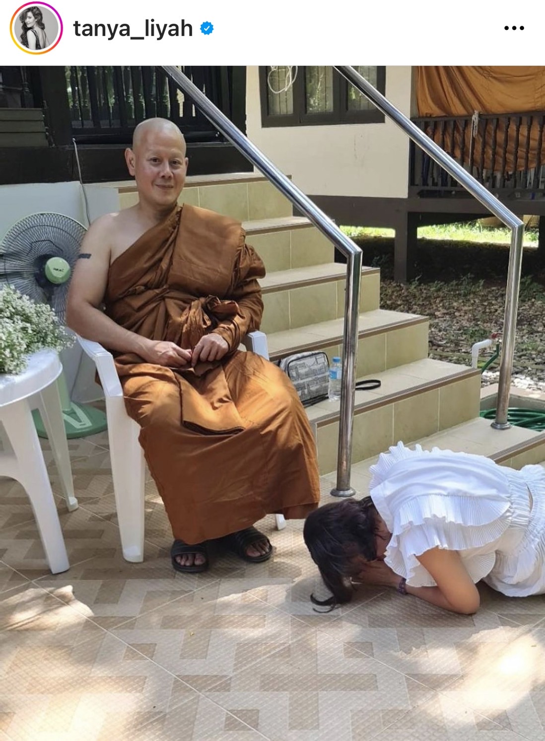 เป็ก สัณณ์ชัย บวชเงียบ  ได้ฉายา พระปัญญาชโย