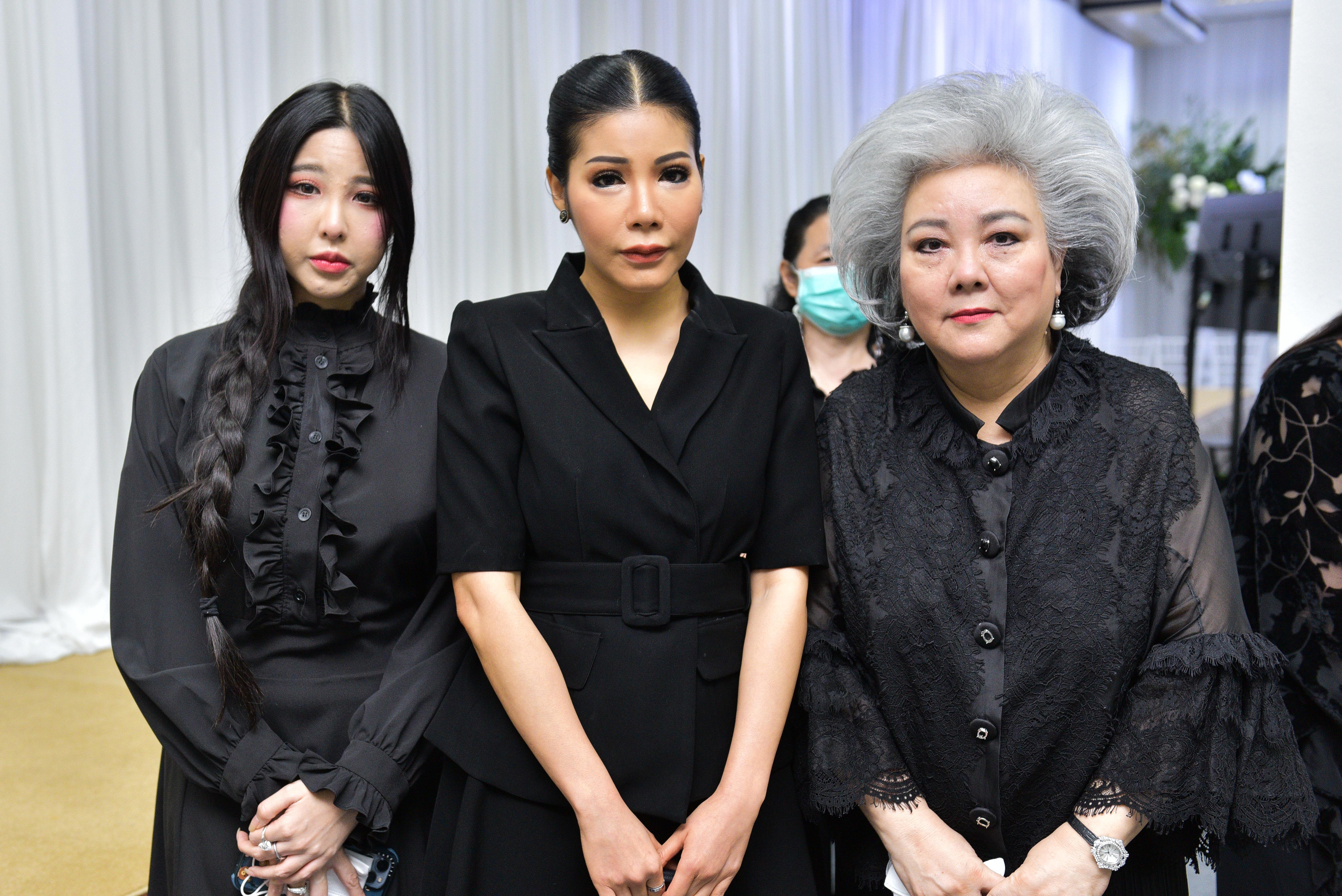 ครอบครัวและคนใกล้ชิด ร่วมพิธีศพอาลัย เพชร โอสถานุเคราะห์