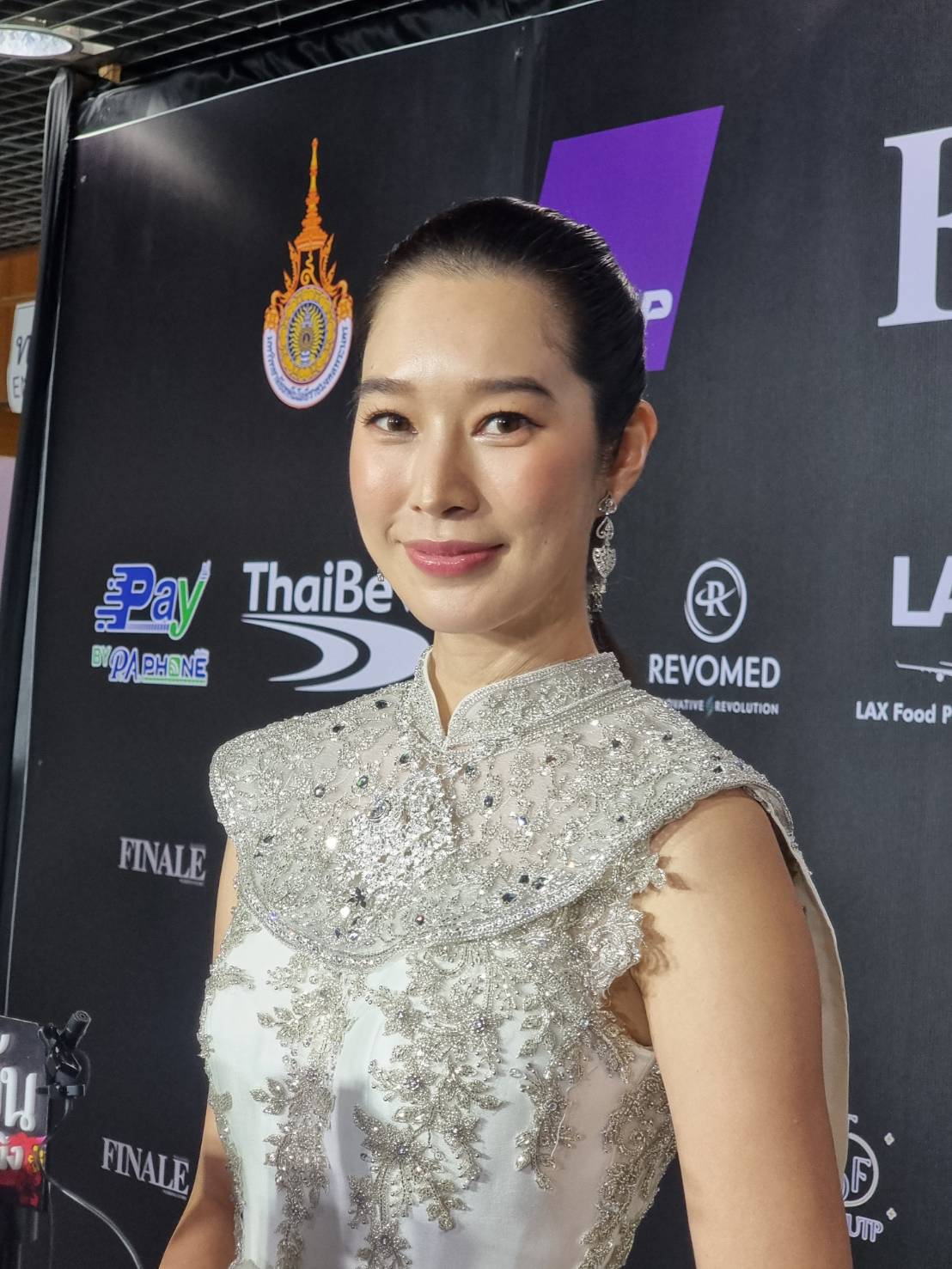 “ฐิสา” เผยสถานะ “ยูโร” เป็นเพื่อนแก๊งเล่นเกม ขอบคุณแฟนคลับที่จิ้น “ฐิสา” เผยสถานะ “ยูโร” เป็นเพื่อนแก๊งเล่นเกม ขอบคุณแฟนคลับที่จิ้น