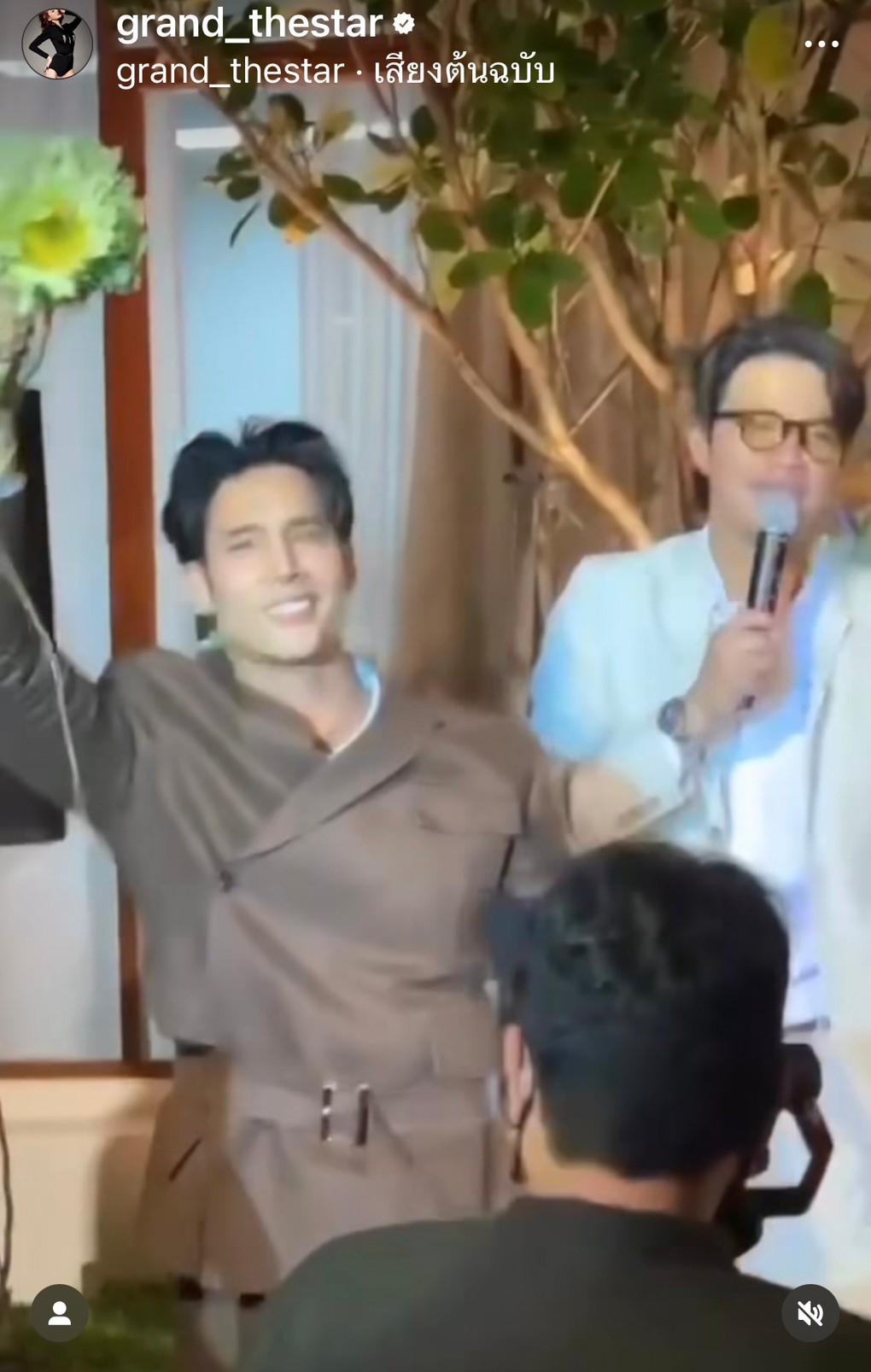 เด่นคุณ เปิดใจหลังพุ่งรับดอกไม้งานแต่ง ด้านรัก 5 ปี แกรนด์ แฮปปี้