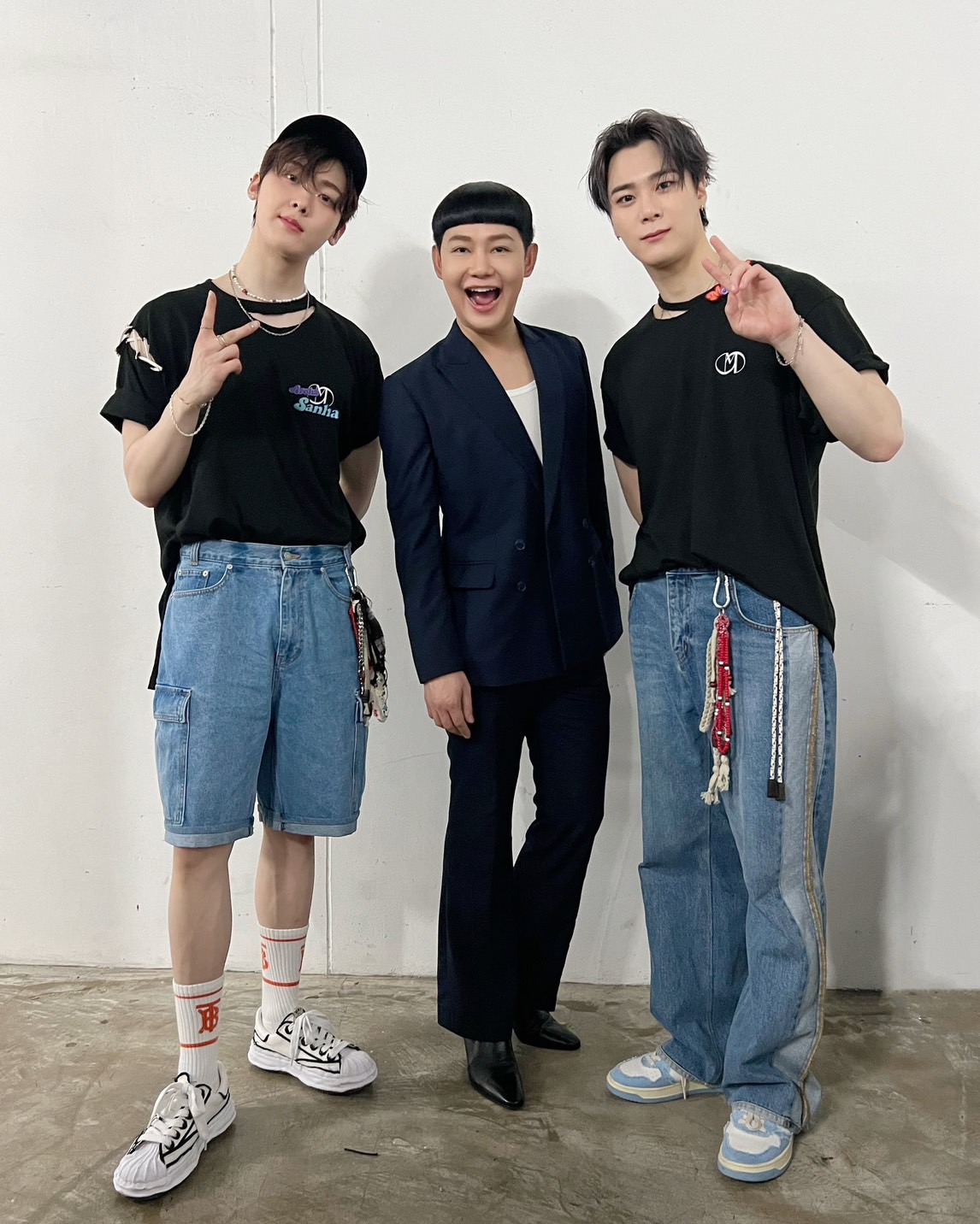 ดีเจนุ้ย โพสต์แสดงความเสียใจและร่วมไว้อาลัย มุนบิน ASTRO ดีเจนุ้ย โพสต์แสดงความเสียใจและร่วมไว้อาลัย มุนบิน ASTRO