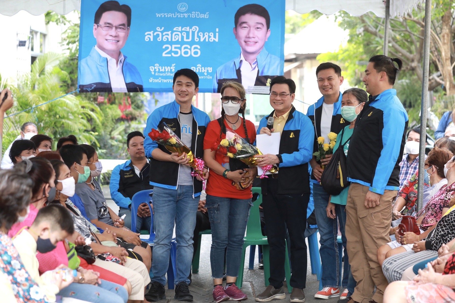 “จุรินทร์ ออนทัวร์ กทม.” ต่อเนื่อง ลงพื้นที่ชุมชนตลาดเก่า วัดพระยาไกร