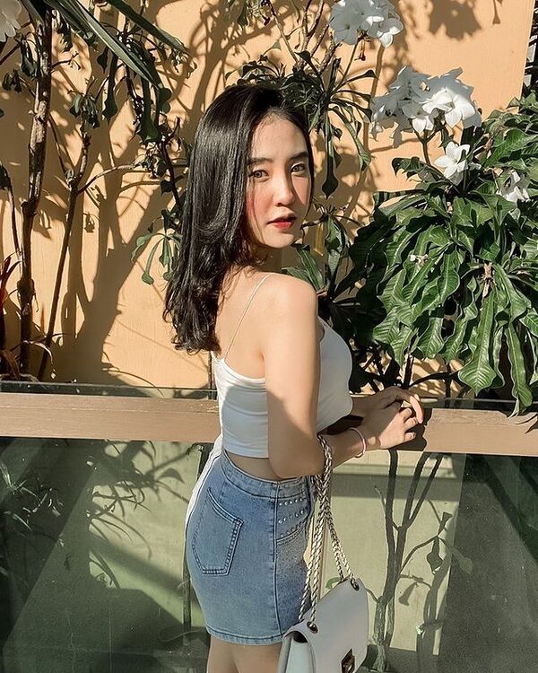 โอ้วว้าวว! ลูกสาวตลกสวยทุกคน “น้องพลอย” ลูกสาว “เท่ง เถิดเทิง” อวดหุ่นสุดแซ่บทำเอาโลกโซเชียลฮือฮาตาแตก