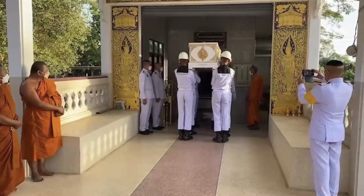 เปิดภาพพระราชเพลิงศพ หมอแชมป์ อย่างสมเกียรติ