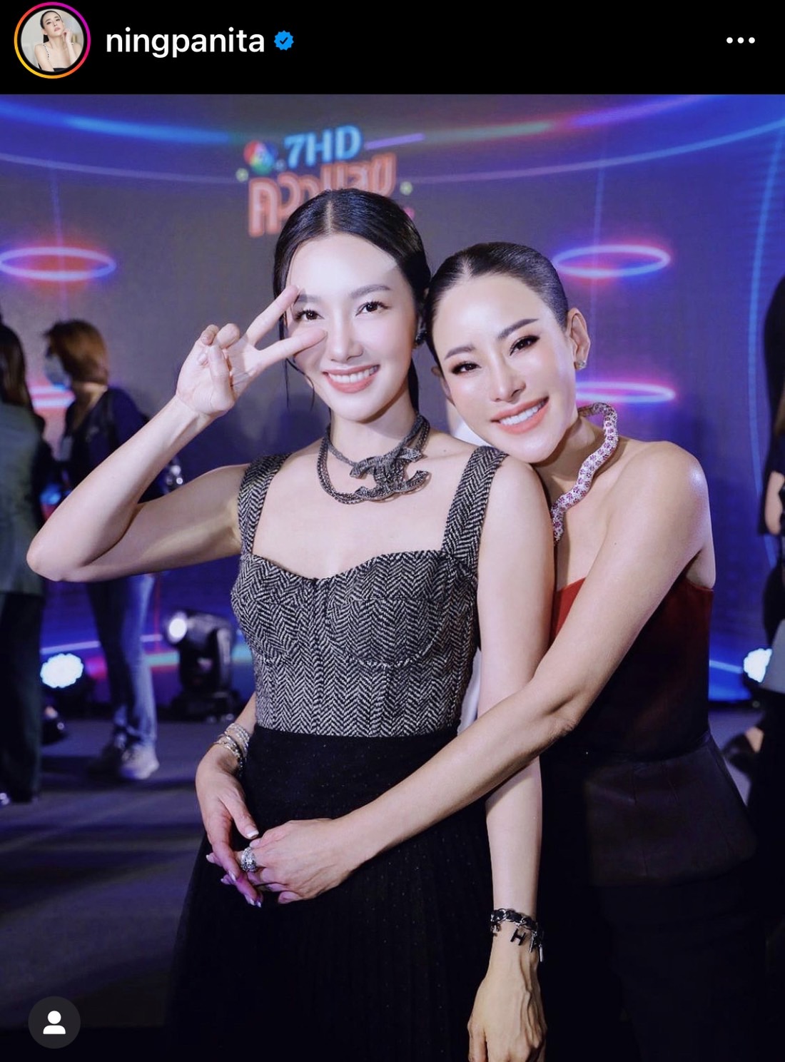 นุ่น - หนิง แชะภาพคู่ ดีต่อใจแฟนคลับ!