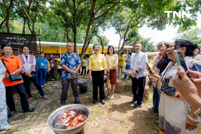 กรมการพัฒนาชุมชน จัดโครงการสอนย้อมสีธรรมชาติ “Color Creation“ เพิ่มมูลค่าสร้างรายได้ เสริมอัตลักษณ์บนผืนผ้า จุดที่ 3 ภาคเหนือ กรมการพัฒนาชุมชน จัดโครงการสอนย้อมสีธรรมชาติ “Color Creation“ เพิ่มมูลค่าสร้างรายได้ เสริมอัตลักษณ์บนผืนผ้า จุดที่ 3 ภาคเหนือ
