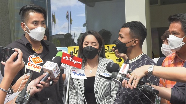 จับมือเดินหน้า “บอล – โชค” ทำงานส่วนที่เหลือให้ดีที่สุด  (มีคลิป)