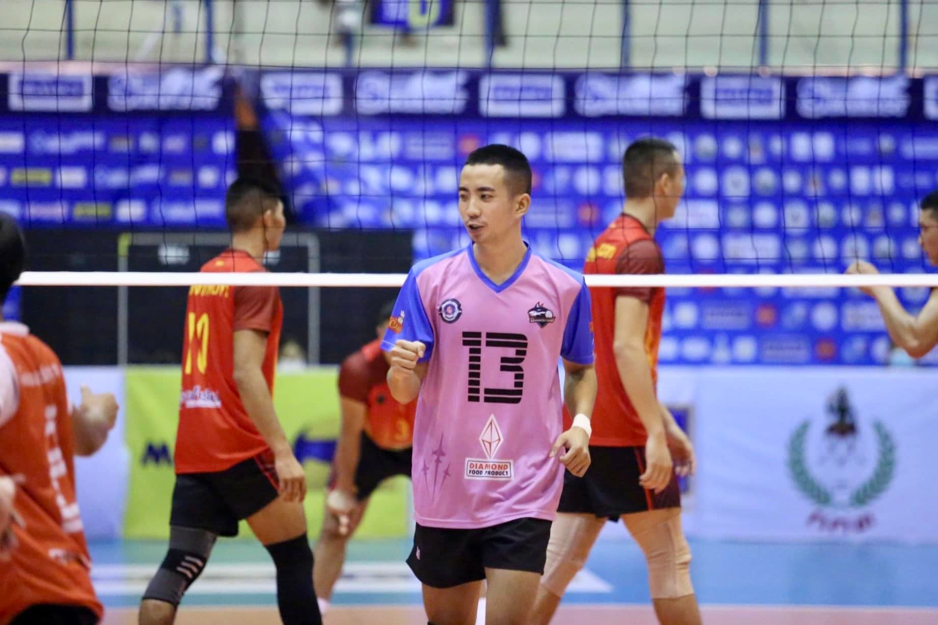 'เพชร ธนภณ' กับชีวิตเข้ารับใช้ชาติแต่ออร่าความหล่อยังเต็มสมฉายา 'มือเซตเทพบุตร' 'เพชร ธนภณ' กับชีวิตเข้ารับใช้ชาติแต่ออร่าความหล่อยังเต็มสมฉายา 'มือเซตเทพบุตร'