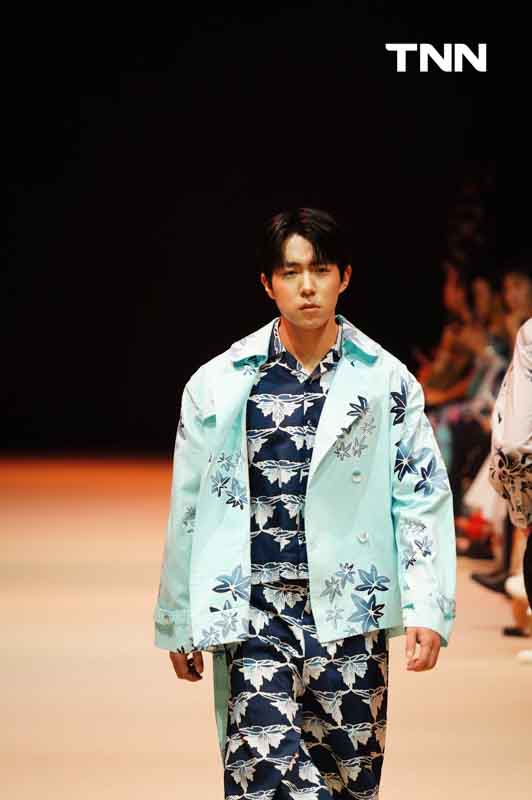 บาติกไทยสู่เวทีแฟชั่นสุดยิ่งใหญ่ “ELLE Fashion Week 2024” ในโชว์พิเศษ “Timeless Crafting with Batik” บาติกไทยสู่เวทีแฟชั่นสุดยิ่งใหญ่ “ELLE Fashion Week 2024” ในโชว์พิเศษ “Timeless Crafting with Batik”