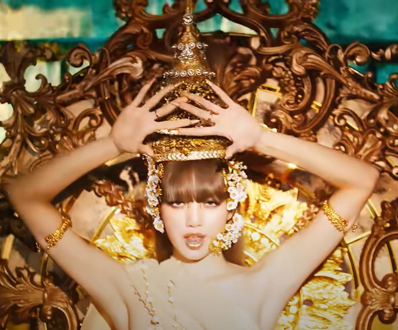 นัท นิสามณี คัฟเวอร์ลุค ลิซ่า  ไม่เหมือนตรงไหนเอาปากกามาวง