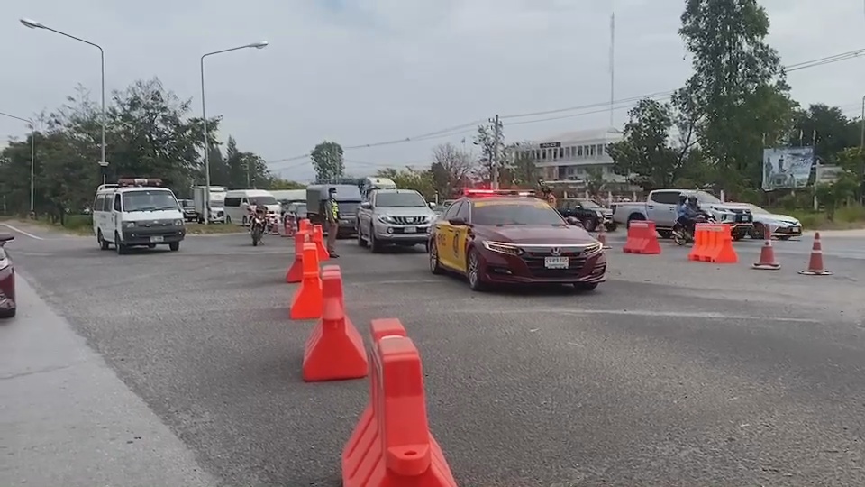 ถนนมิตรภาพการจราหนาแน่น!รถสายอีสานทะลักเข้ากรุง