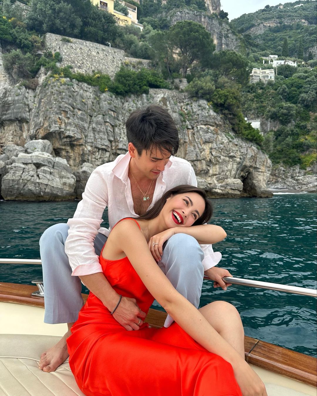 “ญาญ่า อุรัสยา” เล่าโมเมนต์สุดประทับใจ ร่วมงานวิวาห์หวาน “หมาก-คิม” (มีคลิป)
