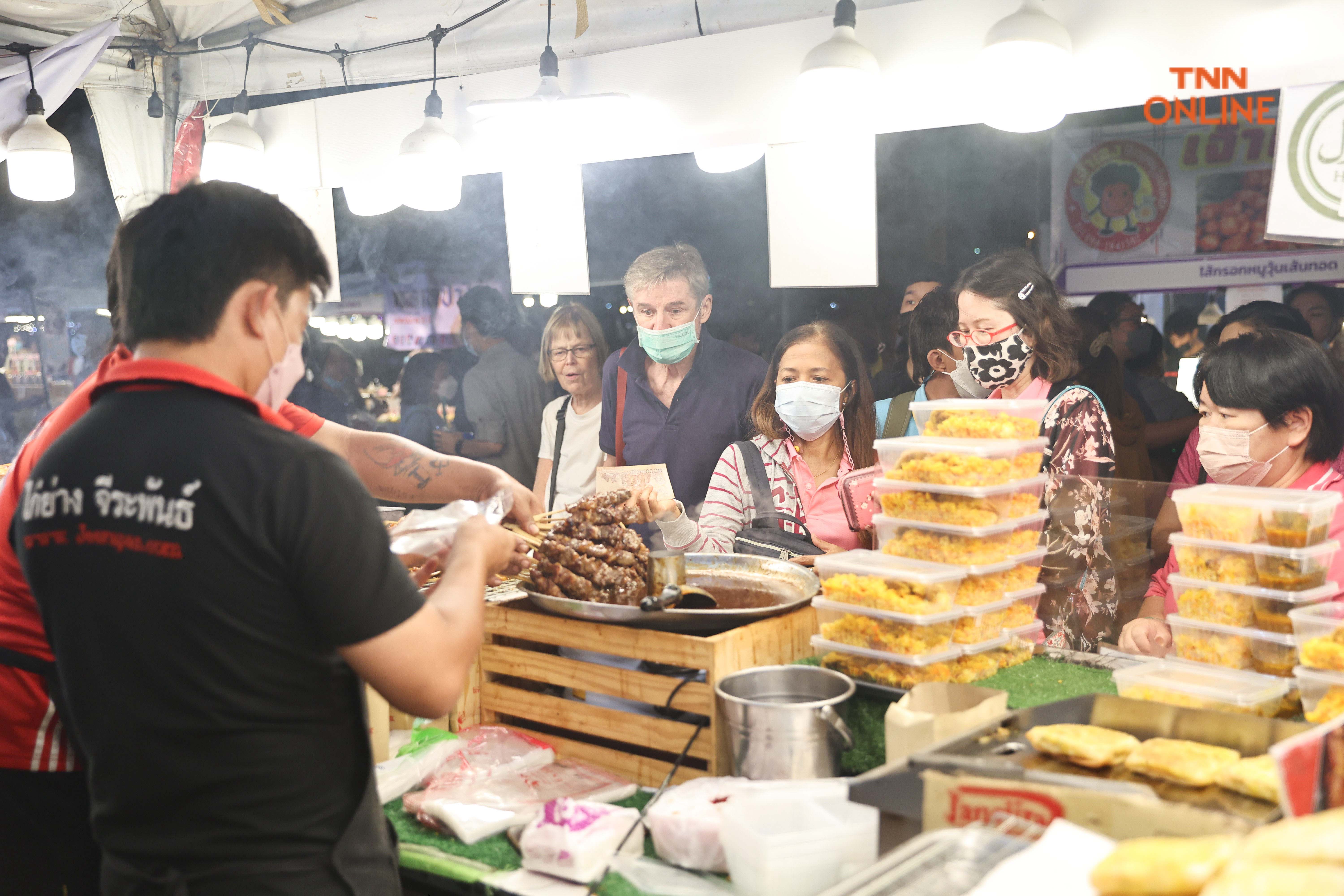 เที่ยว ช้อป กาชาด 2565 ประชาชนทยอยเข้าร่วมงานแน่นสวนลุมพินี