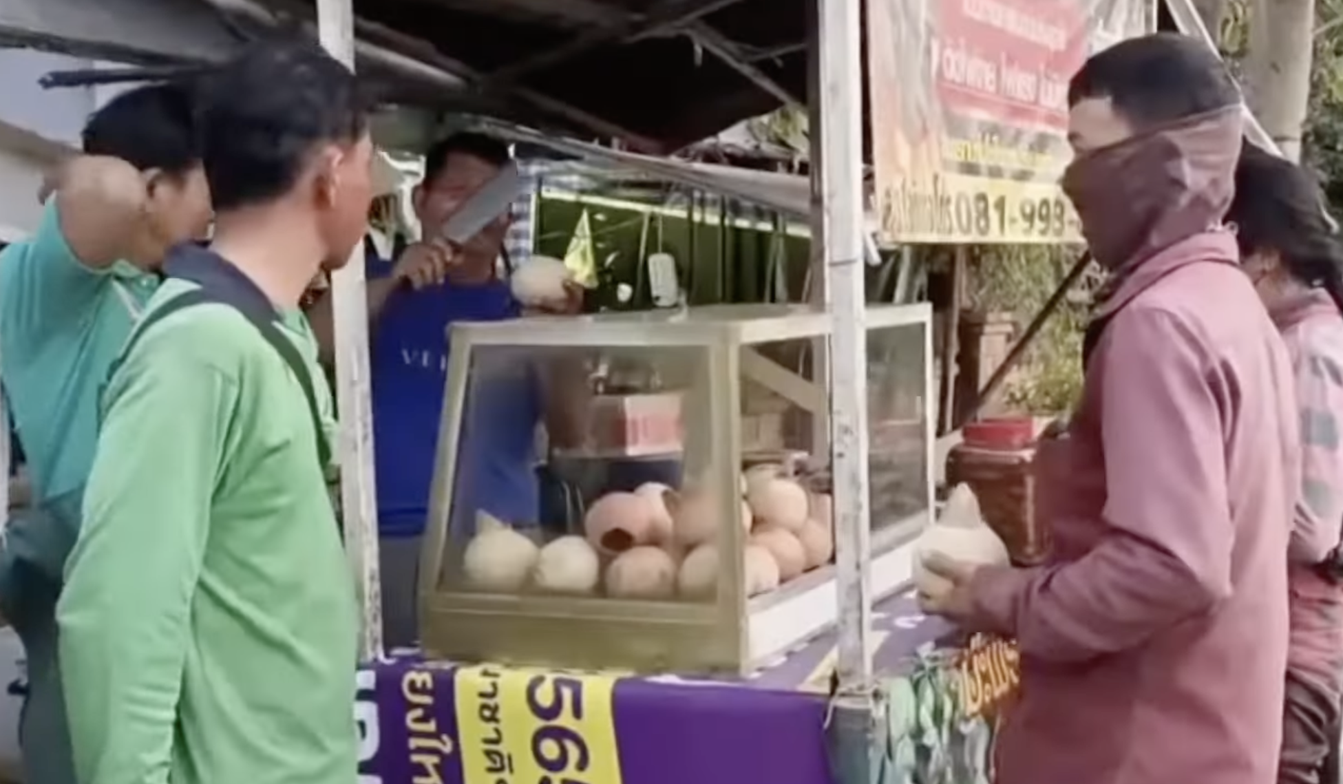 มะพร้าวเผารักษ์โลก ไร้ควัน ลดมลพิษ มะพร้าวเผารักษ์โลก ไร้ควัน ลดมลพิษ