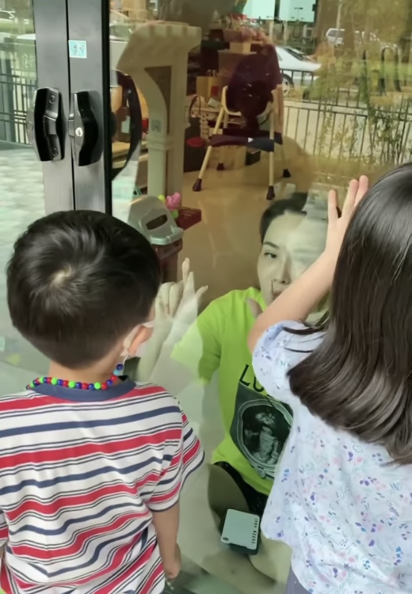 อาการ นุ้ย สุจิรา หลังรู้ว่า สมรักษ์ คำสิงห์ ไม่ติดโควิด-19 หลังผลตรวจรอบ 3 ไม่เจอเชื้อ