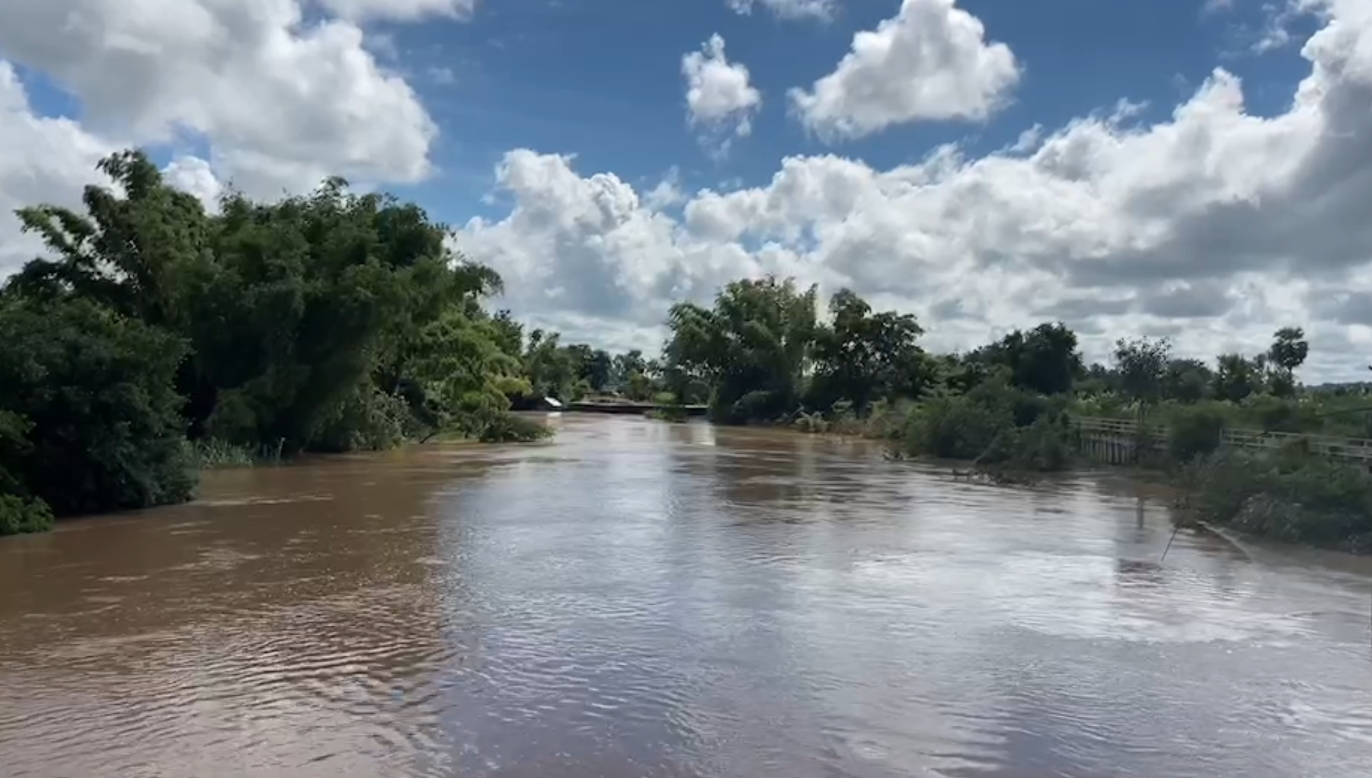 สรุปสถานการณ์ “น้ำท่วมทั่วไทย” ลำปางฝนกระหน่ำ-แจ้งเตือน 5 อำเภอ สรุปสถานการณ์ “น้ำท่วมทั่วไทย” ลำปางฝนกระหน่ำ-แจ้งเตือน 5 อำเภอ