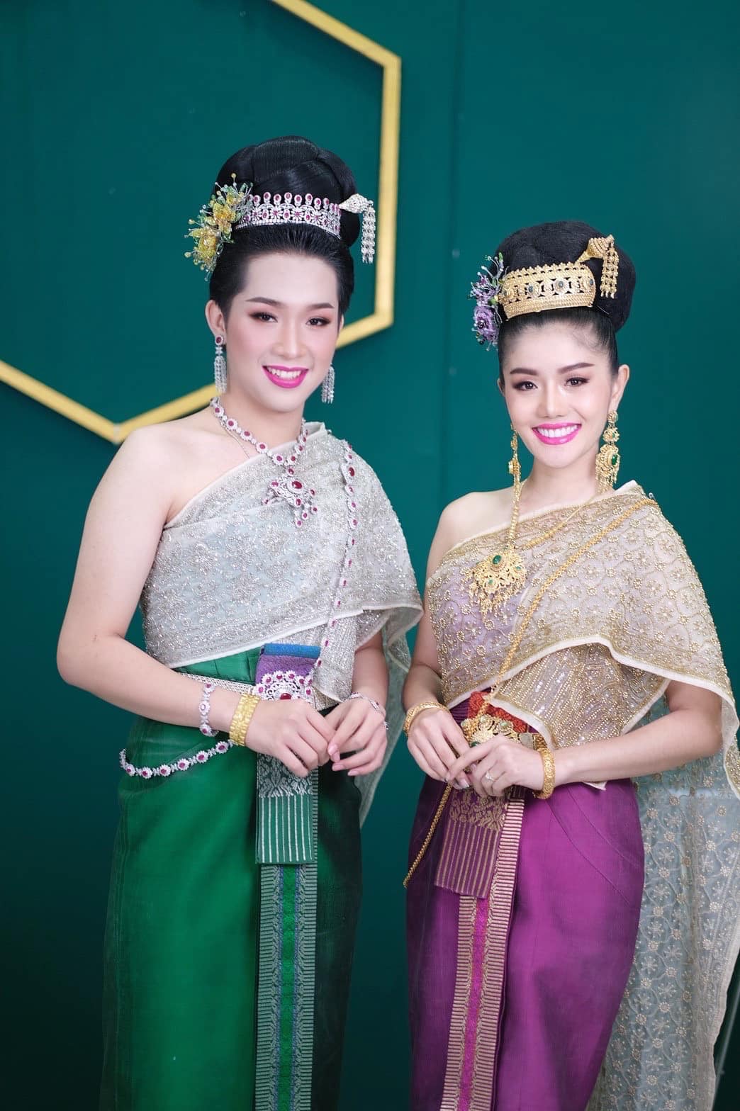 แพรวพราว แสงทอง ซุปตาร์หมอลำซิ่ง ติดเชื้อโควิด 19 พร้อมเข้ารับการรักษาทันที
