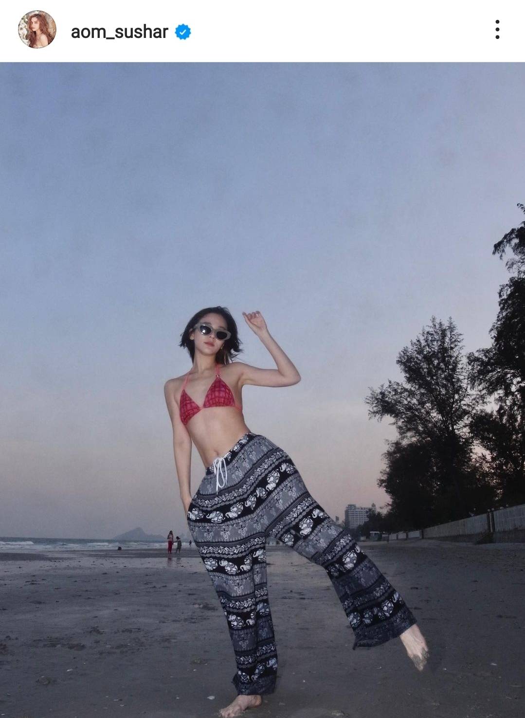 ตัวเล็กแต่เผ็ดแซ่บ ออม สุชาร์ แจกความสดใส ใส่บิกินีริมทะเล ตัวเล็กแต่เผ็ดแซ่บ ออม สุชาร์ แจกความสดใส ใส่บิกินีริมทะเล