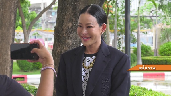 ยังอยู่บ้านหลังเดียวกัน “หนิง ปณิตา” เผยคู่กรณีไม่ติดต่อมา  (มีคลิป)