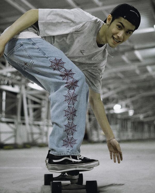 วัยรุ่นเซ็ง! “เจ เจตริน” พาก๊วนลูกชายสุดหล่อเล่น “Surf Skate” แต่กลับเกิดดราม่าที่ตักเตือนบางคนไม่เข้าใจกฎกติกา วัยรุ่นเซ็ง! “เจ เจตริน” พาก๊วนลูกชายสุดหล่อเล่น “Surf Skate” แต่กลับเกิดดราม่าที่ตักเตือนบางคนไม่เข้าใจกฎกติกา
