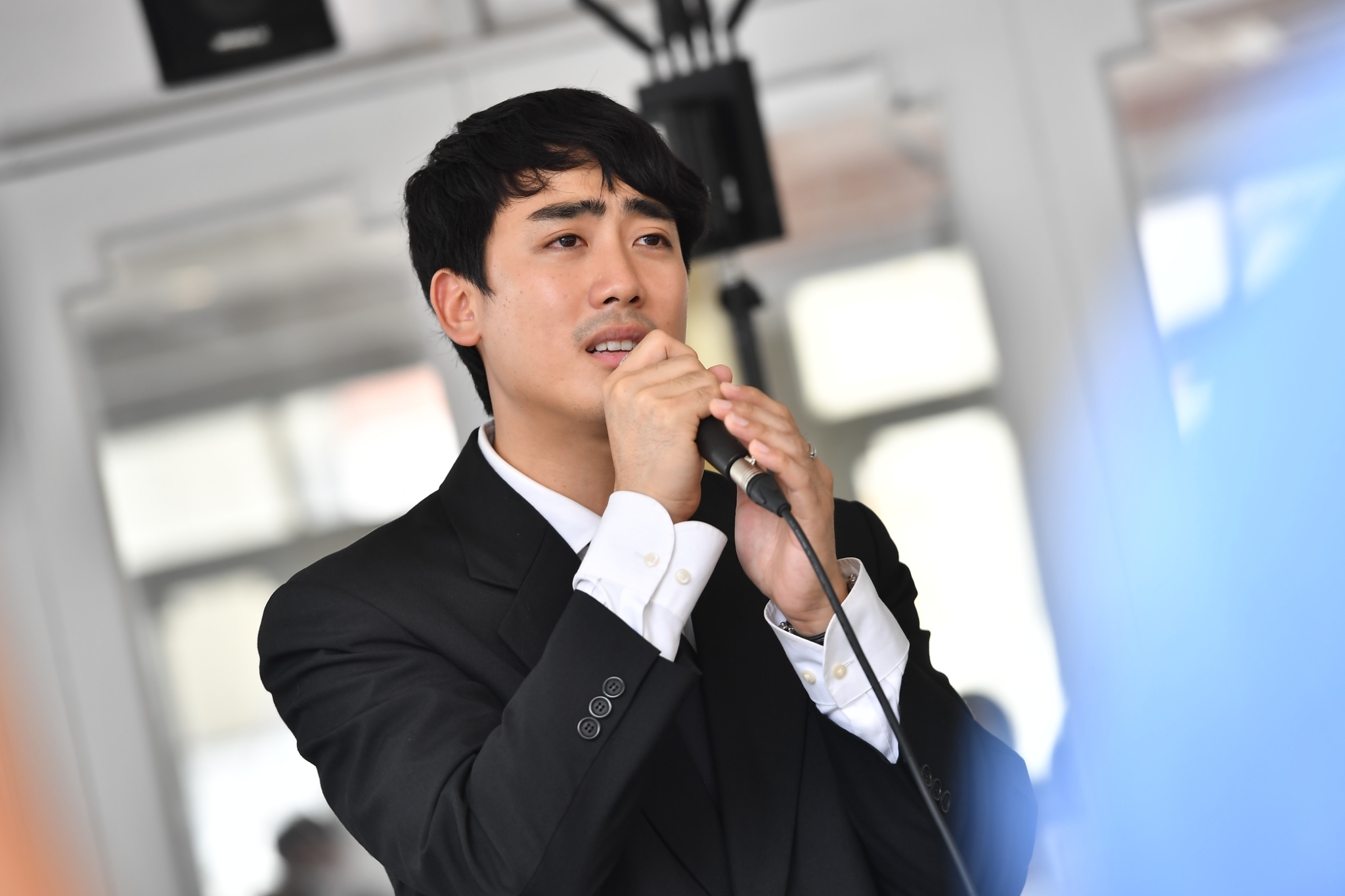 อ๊อฟ -นก นำลูกศิษย์สัมภาษณ์ไว้อาลัย หม่อมน้อย เป็นครั้งสุดท้ายก่อนเริ่มพิธีพระราชทานเพลิงศพ อ๊อฟ -นก นำลูกศิษย์สัมภาษณ์ไว้อาลัย หม่อมน้อย เป็นครั้งสุดท้ายก่อนเริ่มพิธีพระราชทานเพลิงศพ