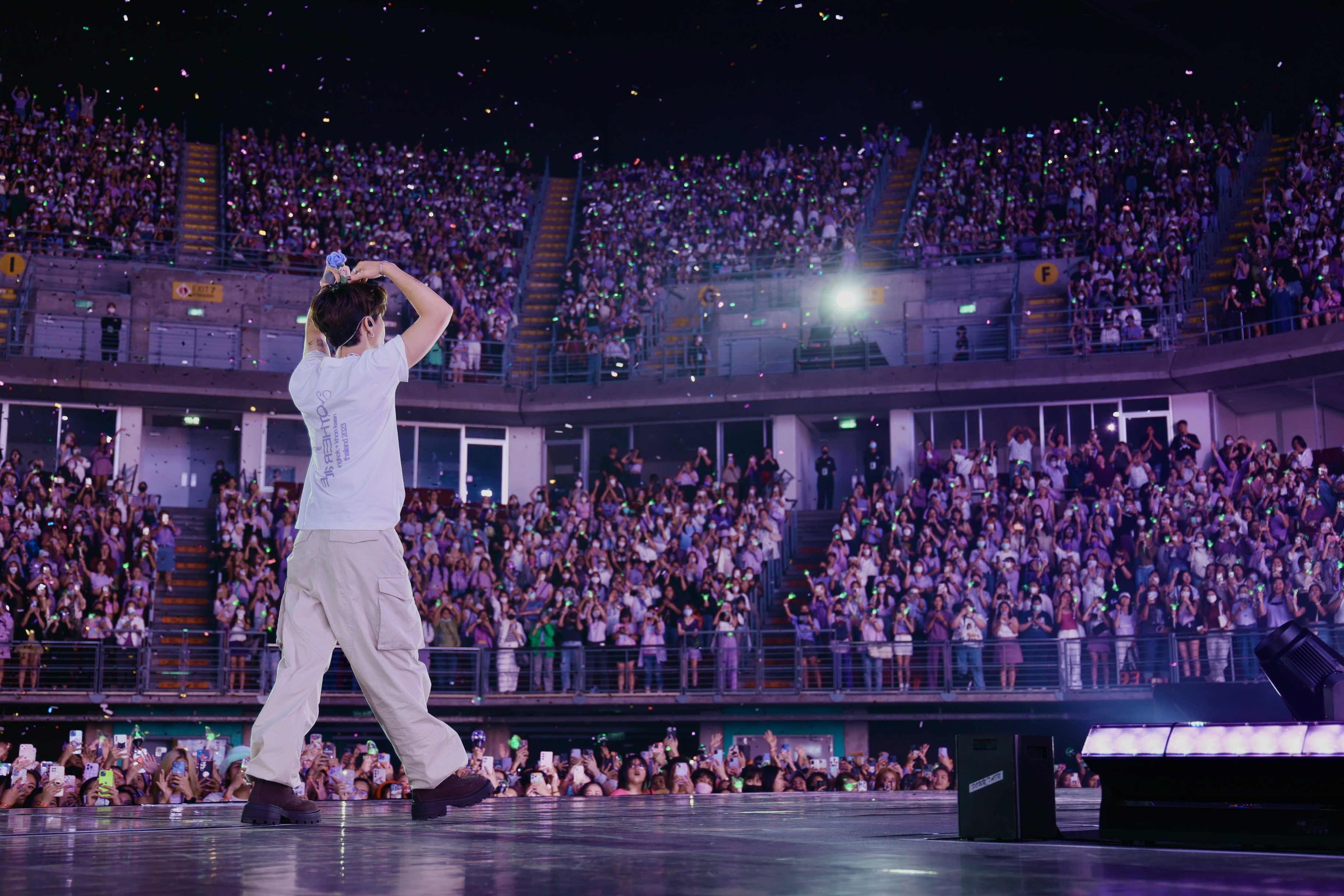 สีเขียวทั้งฮอลล์! ภาพบรรยากาศ คอนเสิร์ต Mark Tuan The Other Side Asia Tour ในวันแรก สีเขียวทั้งฮอลล์! ภาพบรรยากาศ คอนเสิร์ต Mark Tuan The Other Side Asia Tour ในวันแรก