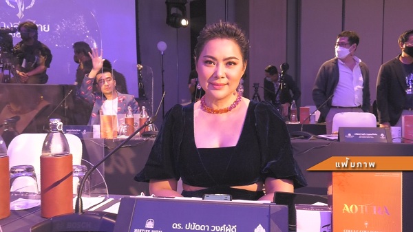 จับตาใครคือ 2 ดาราท้องใกล้คลอด ด้านดีเจดาด้า ยืนยันไม่ใช่ตนหลังมีชื่อเอี่ยว   (มีคลิป) 