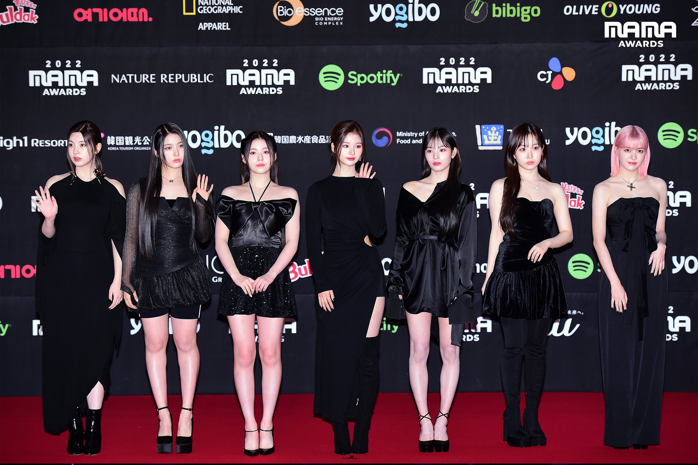 เปิดฉากงาน MAMA!! 'อีแจอุค-LE SSERAFIM-SOMI’ นำทัพสตาร์ฮอตบนพรมแดง