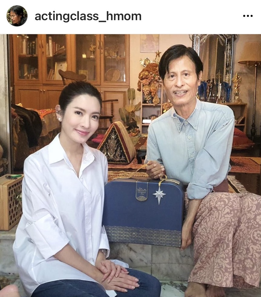 แอฟ ทักษอร ร่ำไห้กลางรายการ ระหว่างเล่าข่าวผู้กำกับชั้นครู หม่อมน้อย จากไปอย่างสงบ แอฟ ทักษอร ร่ำไห้กลางรายการ ระหว่างเล่าข่าวผู้กำกับชั้นครู หม่อมน้อย จากไปอย่างสงบ