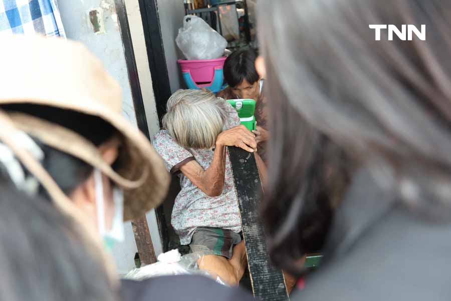ลงพื้นที่เยี่ยม ‘ป้าน้อย’ หญิงชราร่างกายผิดรูป พม. เร่งช่วยเหลือให้ได้รับเบี้ยคนพิการ ลงพื้นที่เยี่ยม ‘ป้าน้อย’ หญิงชราร่างกายผิดรูป พม. เร่งช่วยเหลือให้ได้รับเบี้ยคนพิการ