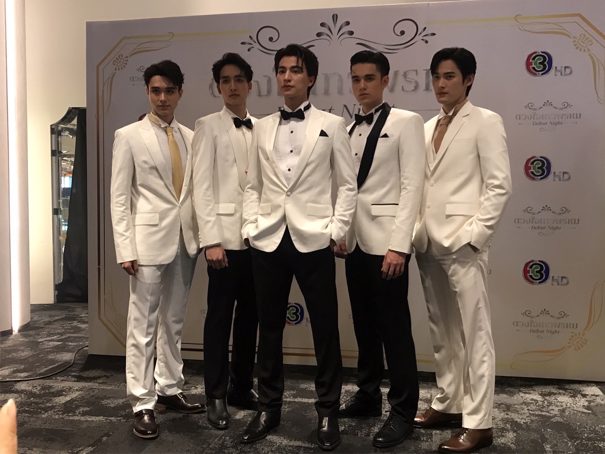 ปังไม่ไหว!! ชาวเน็ตแห่คอมเมนต์ พา #ดวงใจเทวพรหมDebutNight พุ่งติดเทรนด์อันดับ1 ปังไม่ไหว!! ชาวเน็ตแห่คอมเมนต์ พา #ดวงใจเทวพรหมDebutNight พุ่งติดเทรนด์อันดับ1