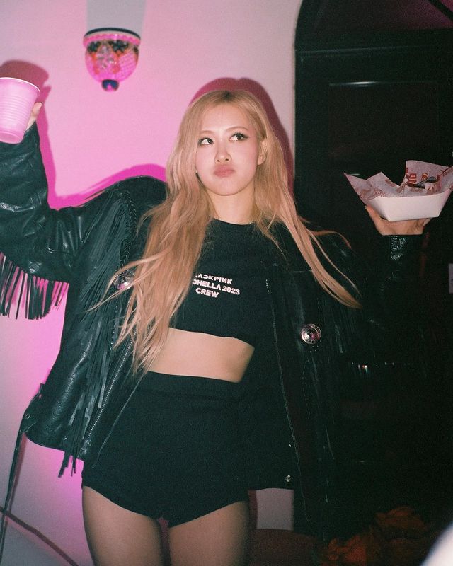 แสนล้านวิว!! 'ลิซ่า’ ทุบสถิติ TikTok ครองเทรนด์โลกต่อเนื่องหลังโชว์เด็ดที่ Coachella แสนล้านวิว!! 'ลิซ่า’ ทุบสถิติ TikTok ครองเทรนด์โลกต่อเนื่องหลังโชว์เด็ดที่ Coachella
