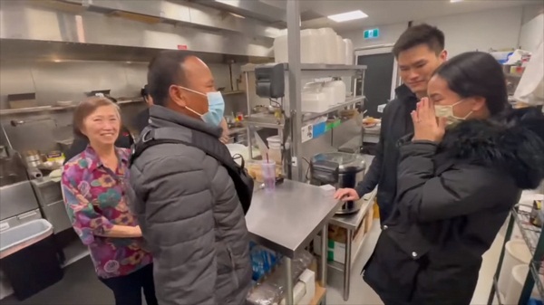  ไมค์ ภิรมย์พร จัดงานบายศรีสู่ขวัญ ต้อนรับลูกสาวกลับเมืองไทย (มีคลิป)