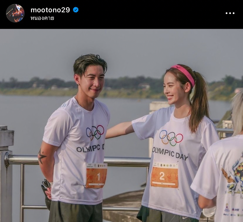 ละมุนสุดๆ ณิชา อวดภาพโชว์แผ่นหลัง พี่ชายคนสนิทกำไม้เรียวแน่นมาก!!