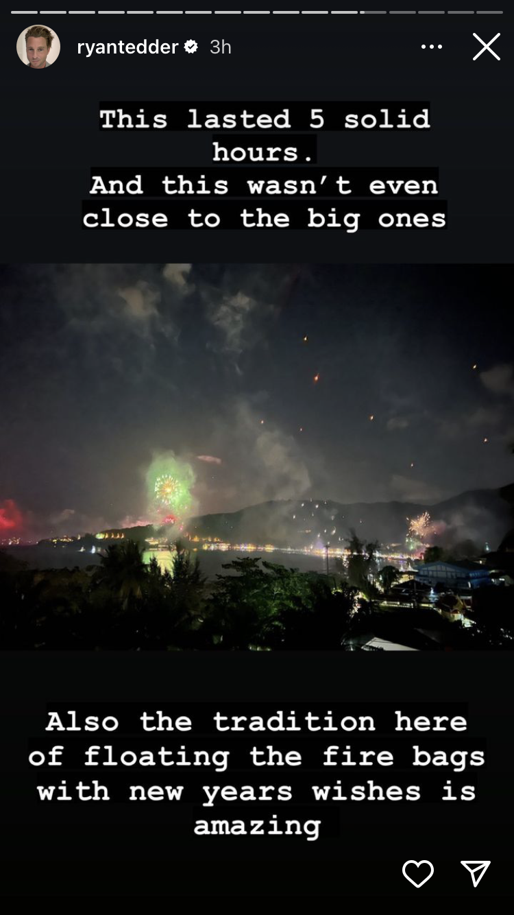 สองทุ่มยันตีหนึ่ง!! 'ไรอัน เท็ดเดอร์' จากวง OneRepublic สุดทึ่งไทยจุดพลุปีใหม่5ชั่วโมงติด สองทุ่มยันตีหนึ่ง!! 'ไรอัน เท็ดเดอร์' จากวง OneRepublic สุดทึ่งไทยจุดพลุปีใหม่5ชั่วโมงติด