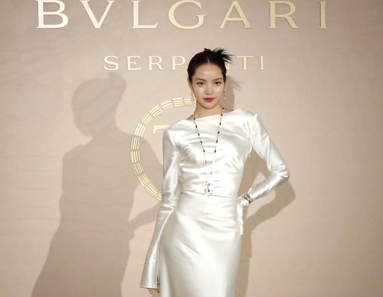 ยิ้มสยามสาดออร่า!! ‘ลิซ่า BLACKPINK’ สวยครองเทรนด์โลกในอีเวนต์ Bvlgari กรุงโซล ยิ้มสยามสาดออร่า!! ‘ลิซ่า BLACKPINK’ สวยครองเทรนด์โลกในอีเวนต์ Bvlgari กรุงโซล