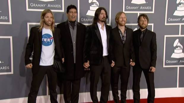สิ้น ‘เทย์เลอร์ ฮอว์กินส์’!! สุดยอดมือกลองร็อคแบนด์ Foo Fighters เสียชีวิต วัย 50 ปี สิ้น ‘เทย์เลอร์ ฮอว์กินส์’!! สุดยอดมือกลองร็อคแบนด์ Foo Fighters เสียชีวิต วัย 50 ปี