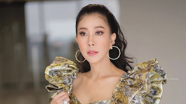 เค วัฒนา ยัน จั๊กจั่น ไม่มีโลกใบที่ 2 จัดงานแต่งแน่นอน (มีคลิป) เค วัฒนา ยัน จั๊กจั่น ไม่มีโลกใบที่ 2 จัดงานแต่งแน่นอน (มีคลิป)