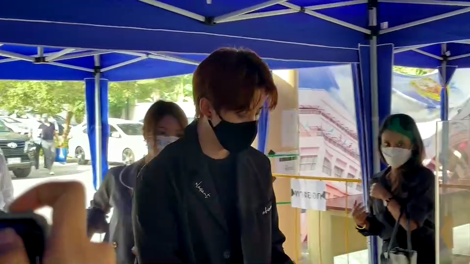 ไมค์-ซาร่า เผชิญหน้า! ขึ้นศาลไกล่เกลี่ยรอบ 3 เรื่องสิทธิ์รับรองบุตร ไมค์-ซาร่า เผชิญหน้า! ขึ้นศาลไกล่เกลี่ยรอบ 3 เรื่องสิทธิ์รับรองบุตร