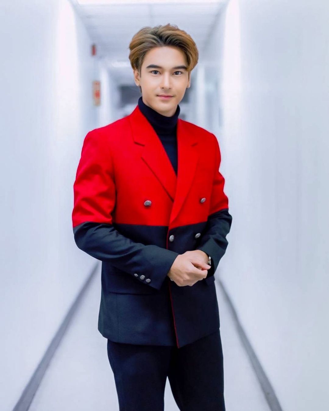 ตำหนิรุ่นน้องในกองละคร อ๊อฟ ชนะพล โพสต์ถามหามารยาทและสัมมาคารวะ ยังสำคัญอยู่มั้ย?