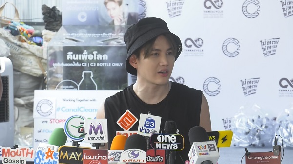 “กอล์ฟ พิชญะ” เล่าโมเมนต์น่ารักสุดพิเศษ “ไมค์-แม็กซ์เวลล์”   (มีคลิป)
