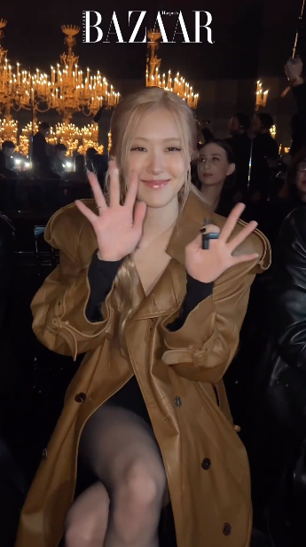 ส่องลุคฮอตแซ่บ!! ‘มาร์ค ต้วน-โรเซ่ BLACKPINK-คิโกะ’ บุกแฟชั่นโชว์ YSL ที่ปารีส ส่องลุคฮอตแซ่บ!! ‘มาร์ค ต้วน-โรเซ่ BLACKPINK-คิโกะ’ บุกแฟชั่นโชว์ YSL ที่ปารีส