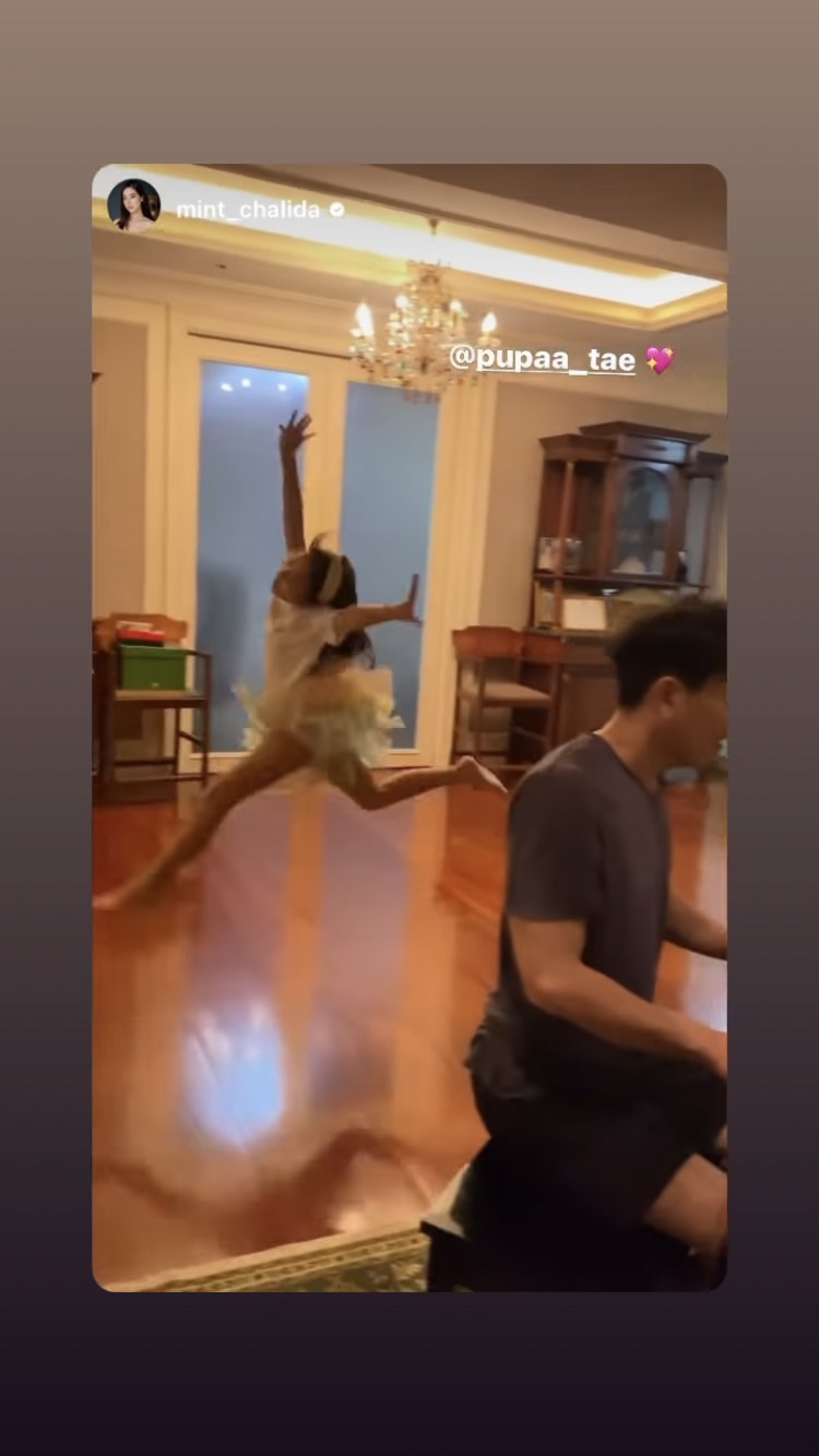 โมเมนต์อบอุ่น ภูผา เตชะณรงค์  โพสต์ภาพอดีตพี่สะใภ้ แอฟ ทักษอร ร่วมเฟรมกับครอบครัวเตชะณรงค์ 