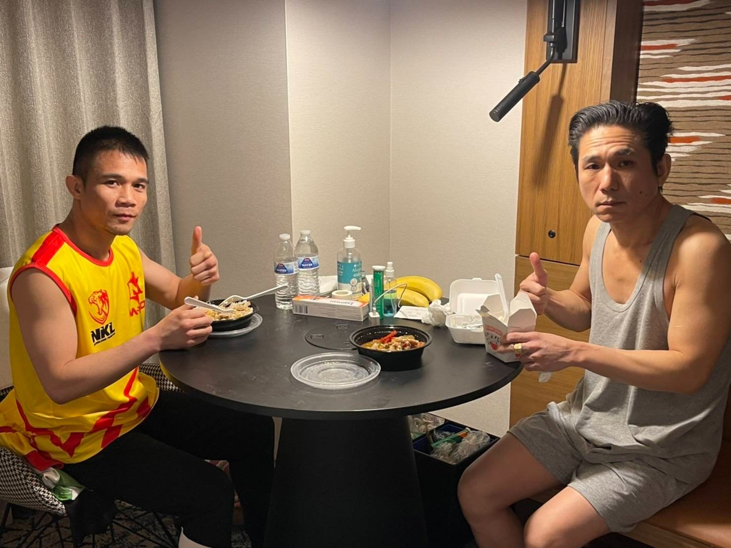 เปิดภาพล่าสุด 'แหลม ศรีสะเกษ' ทานข้าวได้แล้วด้าน 'เสี่ยฮุย' เผยทุกเหตุการณ์วุ่นที่เกิดขึ้น เปิดภาพล่าสุด 'แหลม ศรีสะเกษ' ทานข้าวได้แล้วด้าน 'เสี่ยฮุย' เผยทุกเหตุการณ์วุ่นที่เกิดขึ้น