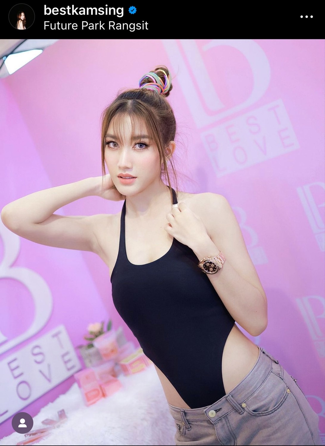 เบสท์ คำสิงห์ โสดแล้วสวย สวมชุดเว้าขาสูงแซ่บเวอร์ภาพนี้ ทำชาวเน็ตถกกันเดือด!! เบสท์ คำสิงห์ โสดแล้วสวย สวมชุดเว้าขาสูงแซ่บเวอร์ภาพนี้ ทำชาวเน็ตถกกันเดือด!!