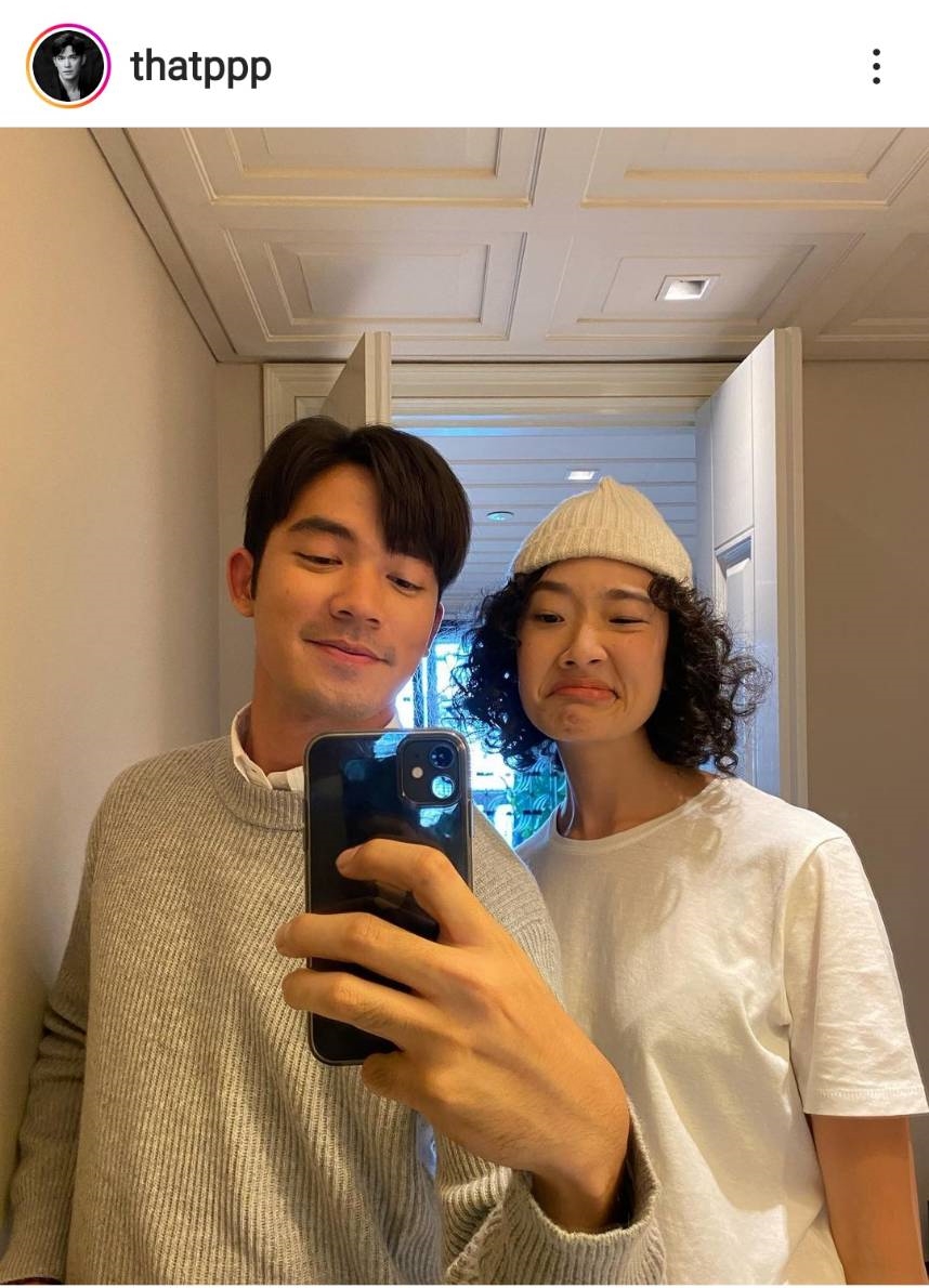 คู่จิ้นหรือคู่จริง ออกแบบ ยิ้มแก้มแตก หลังถูกถามถึง ป๊อบ ธัชทร คู่จิ้นหรือคู่จริง ออกแบบ ยิ้มแก้มแตก หลังถูกถามถึง ป๊อบ ธัชทร